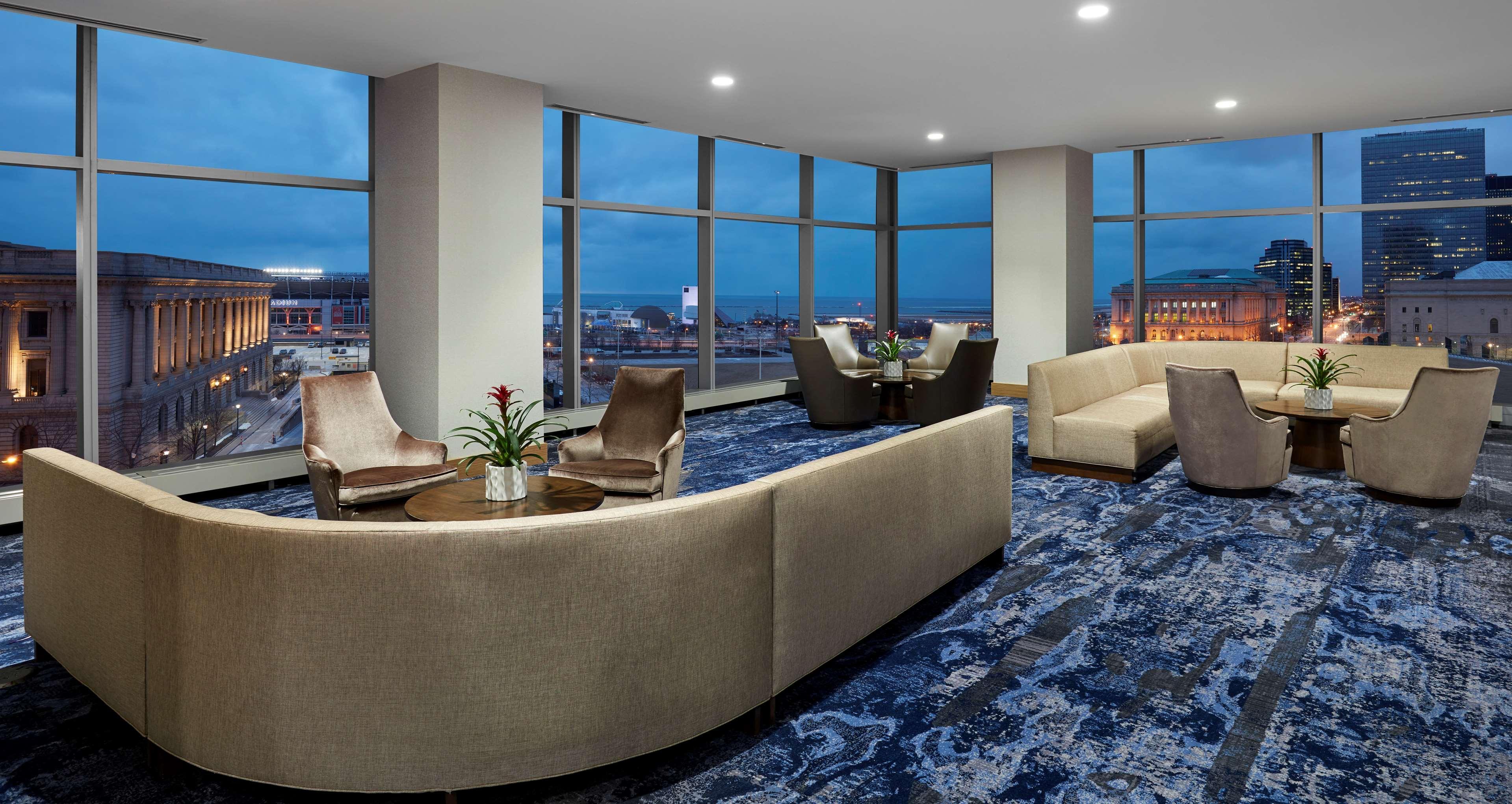 Отель Hilton Cleveland Downtown Экстерьер фото