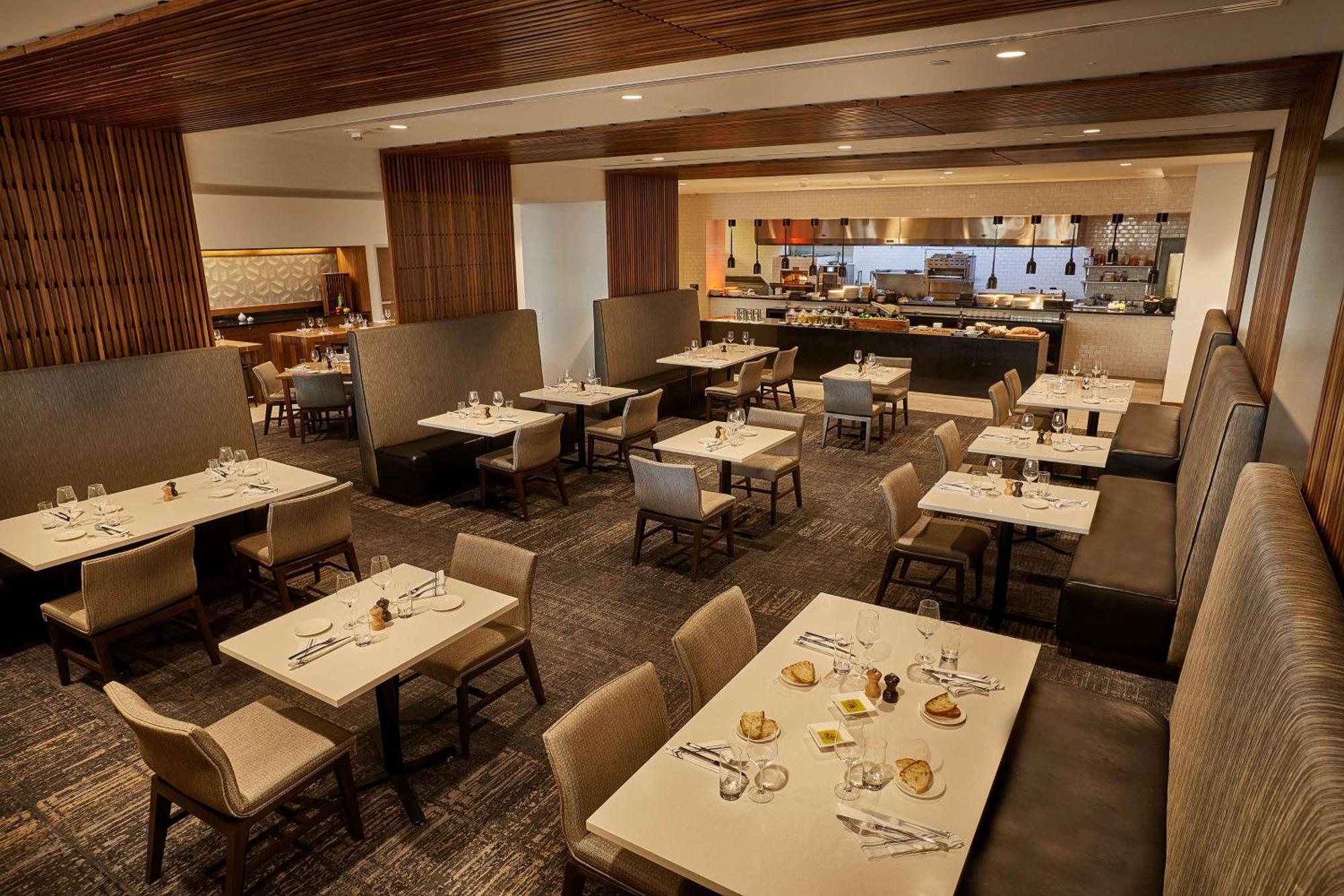 Отель Hilton Cleveland Downtown Экстерьер фото