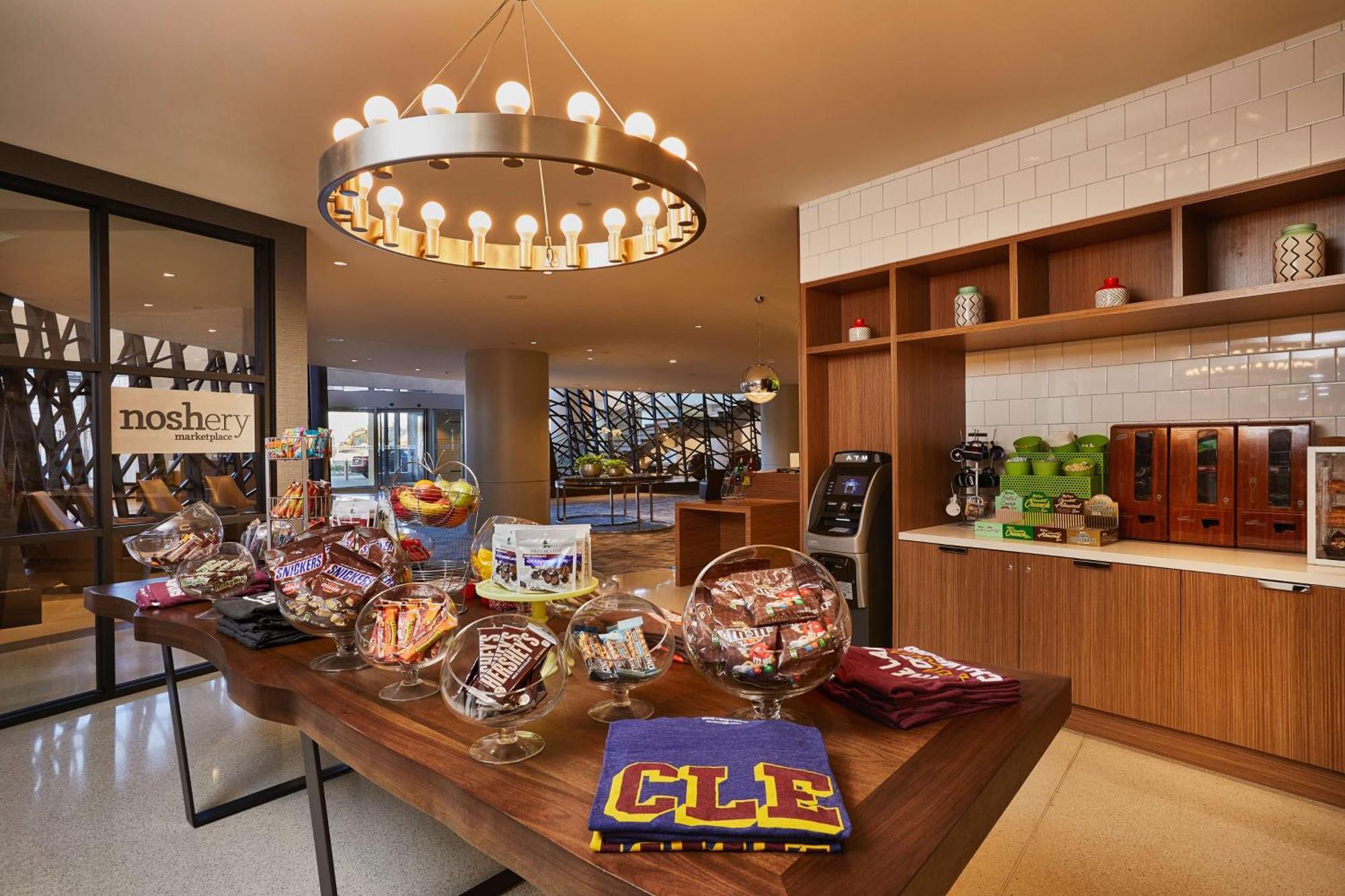 Отель Hilton Cleveland Downtown Экстерьер фото